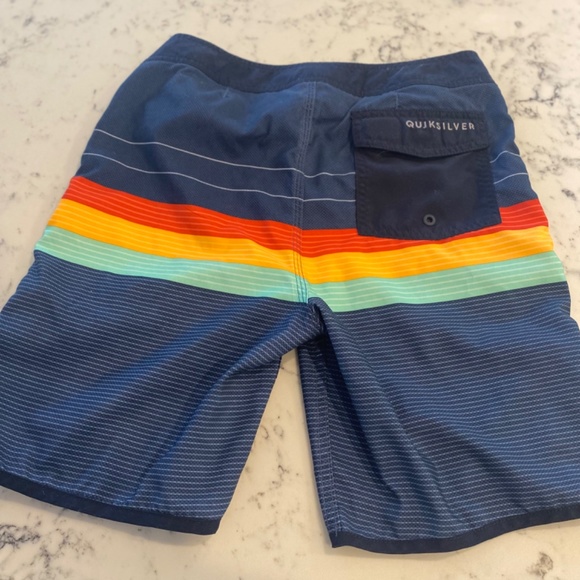 Quicksilver Men’s/ boys board shorts size 28 - Picture 2 of 4